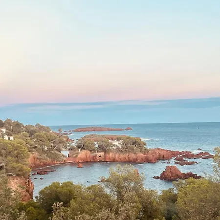 Magnifique Climatise Avec Vue Ref Les Calanques Saint-Raphael (Var)